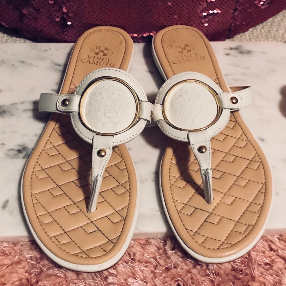 🌸OFFERS?🌸 Vince Camuto Flip-Flops
